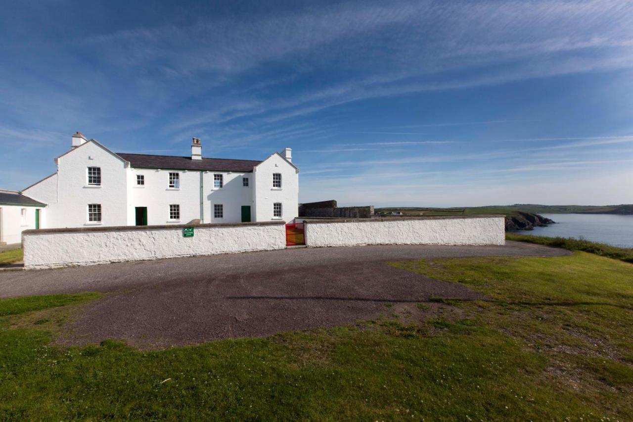 Galley Head Lightkeeper'S Houses Donoure エクステリア 写真